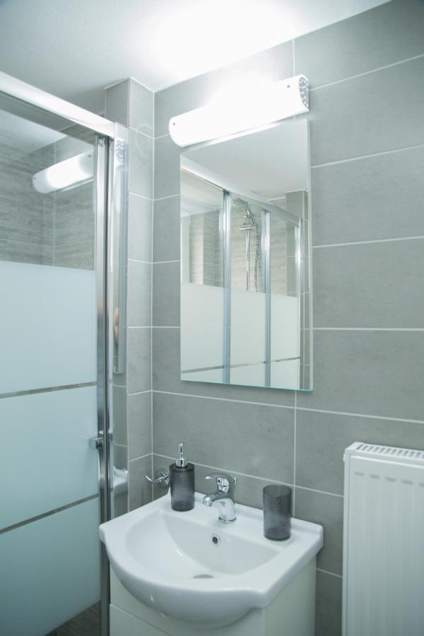 Cozy Renovated Flat In Koukaki Apartamento Atenas Exterior foto